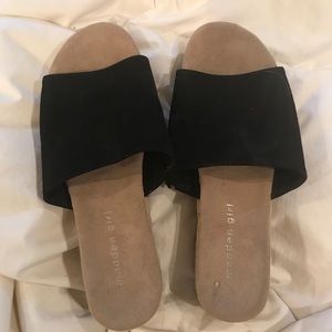 Madden Girl Black Size 7 Slides